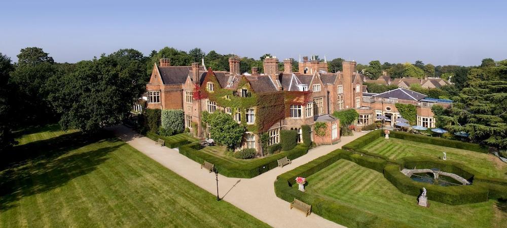 Warren House Hotel Kingston upon Thames  Exterior foto