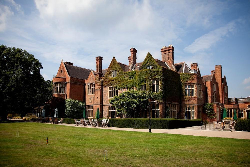 Warren House Hotel Kingston upon Thames  Exterior foto